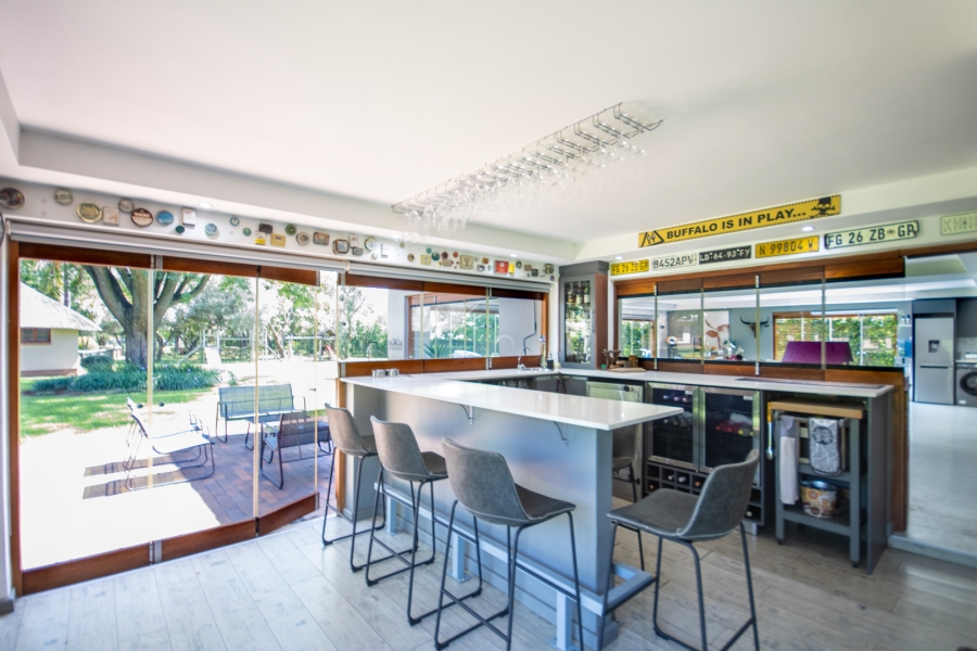 6 Bedroom Property for Sale in Club Nautique North West